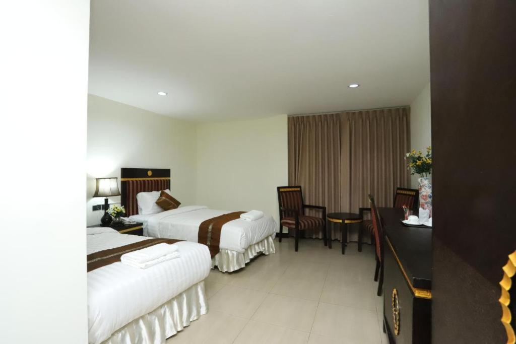 Lucky Palace Hotel Bangkok Exteriér fotografie