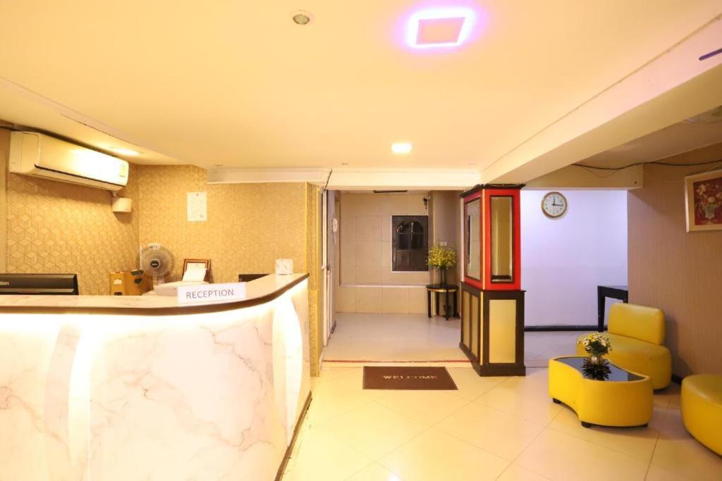 Lucky Palace Hotel Bangkok Exteriér fotografie